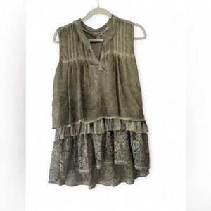 Oneworld- green sleeveless, tiered tunic with ruffles n lace detailing. Size M